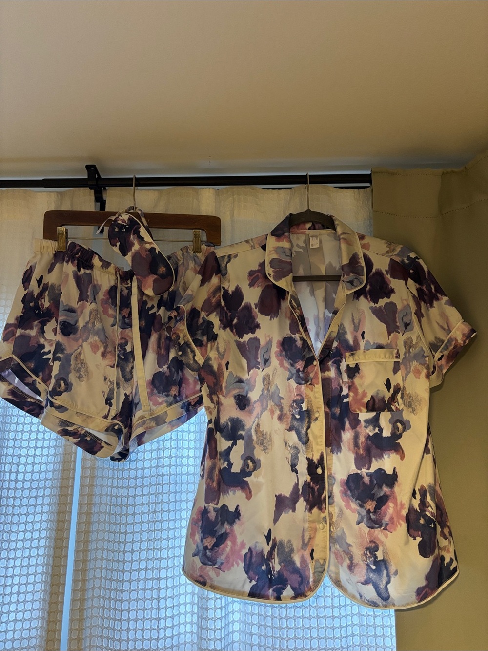 stars above Cream Floral Short-Sleeve Pajama Set with Purple Accents